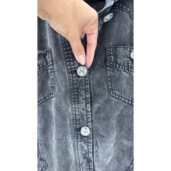 Ariat black gray lightweight shacket with Aztec native indigenous accent buttons - Picture 5 of 9